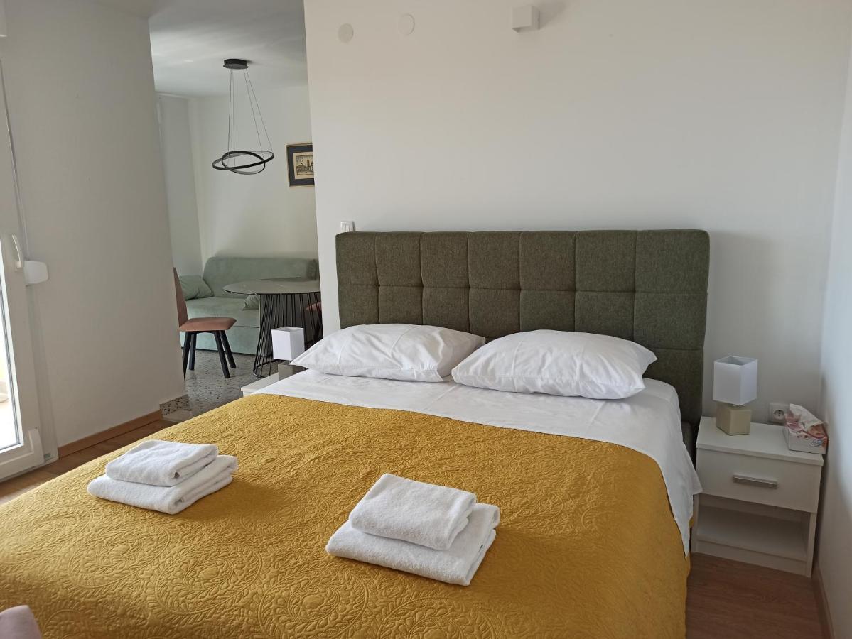 Apartment Renata Zara Esterno foto