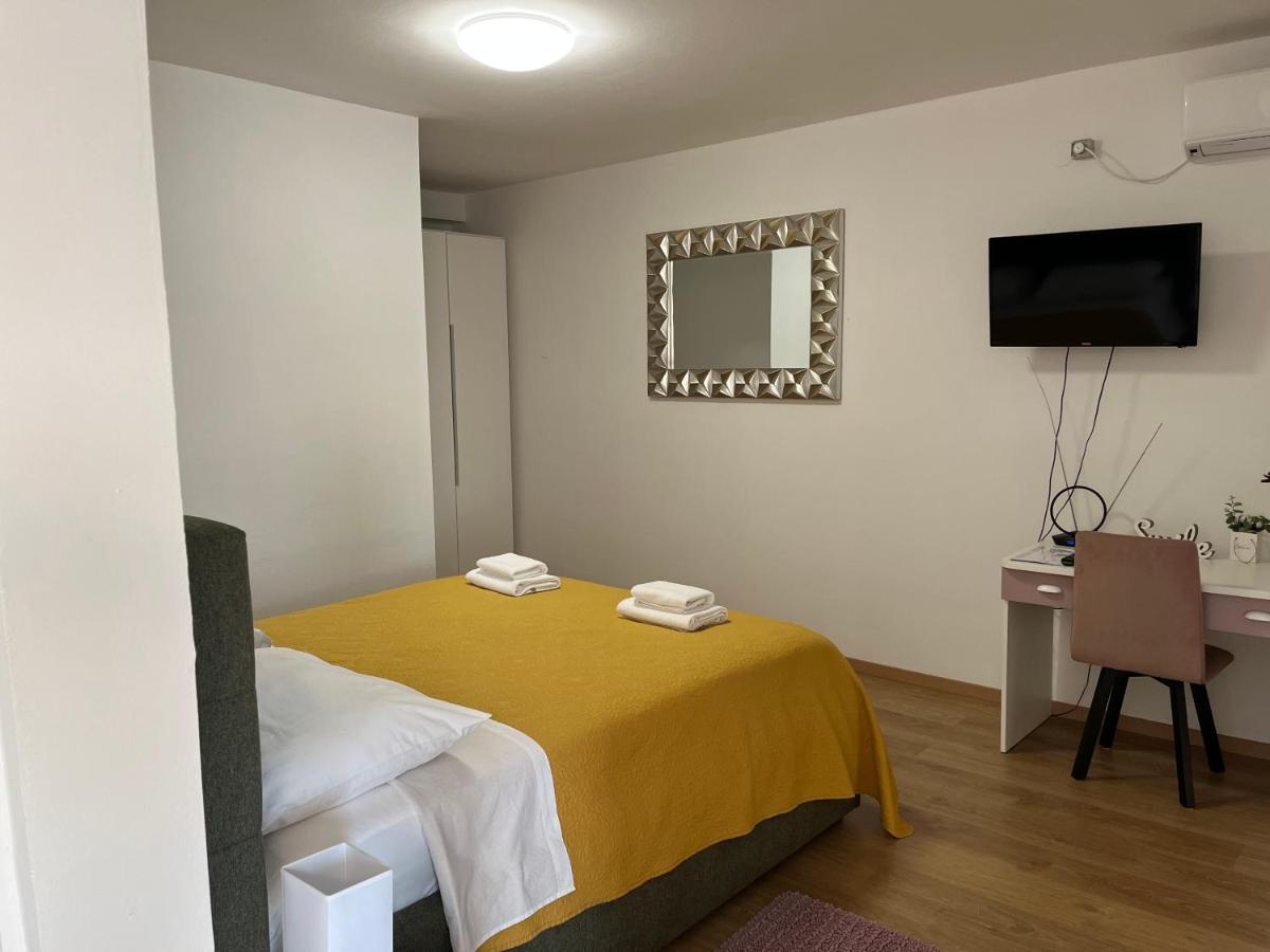 Apartment Renata Zara Esterno foto
